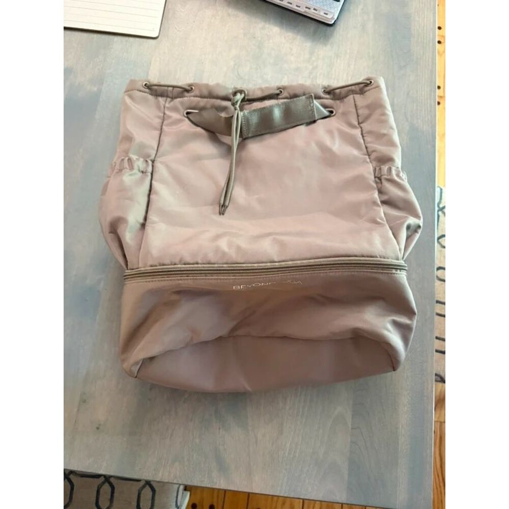 Beyond Yoga taupe bag